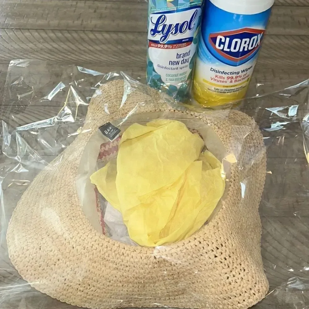 Fun 🤩 Hat 👒 fabulously flexible Pack away!!! ✈️ 🏝️ 🕶️ 👄 💄 Pink Stripes